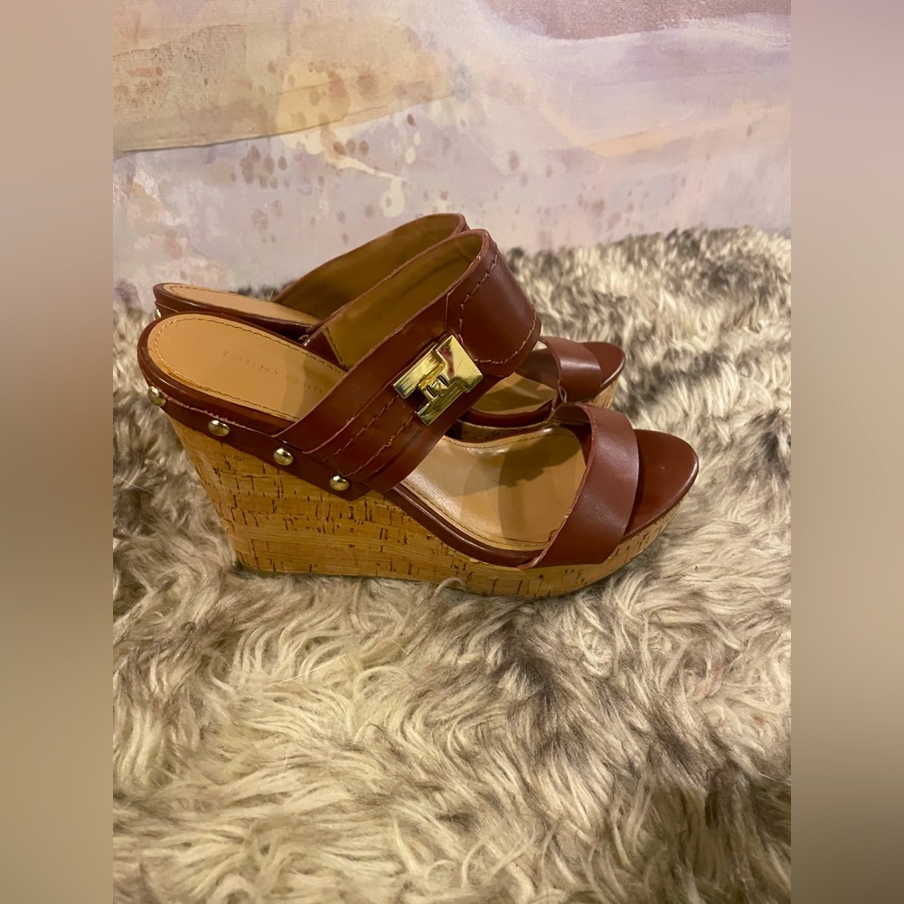 Tommy Hilfiger brown wedges( Women’s size 6)